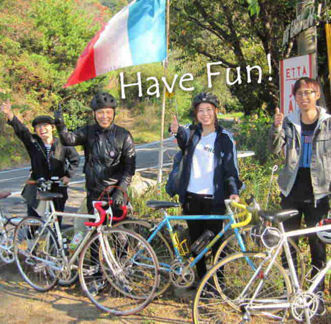 サイクリング、ライドの途中で立ち寄るサイクリスト。